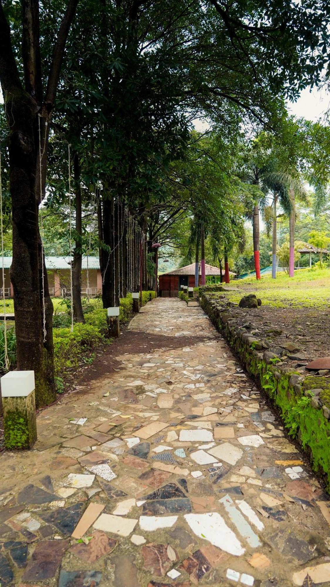 Whispering Peepul Resort Badlapur Exteriér fotografie